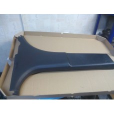Декоративная накладка центральной стойки Daihatsu Materia 62413-B1020-B0 62413-B1020
