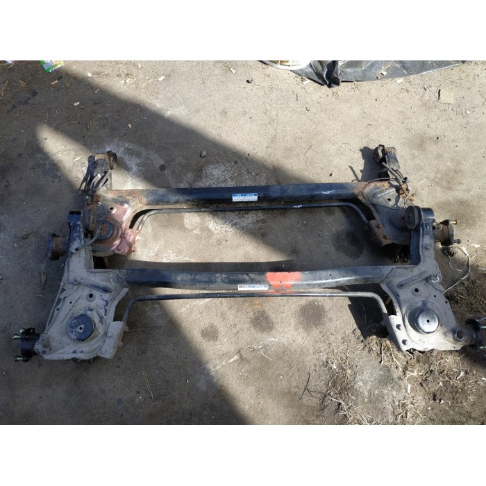 Балка задней подвески Daihatsu 48710-B1040 48710-B1041 48710-B1070 Балка задней подвески Daihatsu 48710-B1040 48710-B1041 48710-B1070