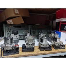 Насос Помпа Блок ABS Daihatsu Sirion M300 M301 M303 44050-B1011 89540-B1010 44510-B1011 Насос Помпа Блок ABS Daihatsu Sirion M300 M301 M303 44050-B1011 89540-B1010 44510-B1011